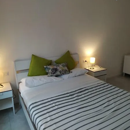Lägenhet Sempione Appartaments *